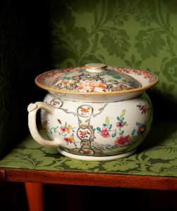 Hercogienes tualetes kabineta naktspods